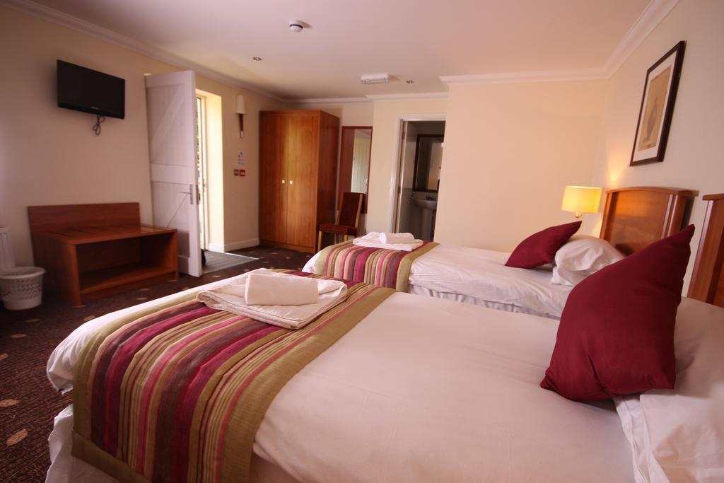 Plas Derwen Hotel Abergavenny Kültér fotó