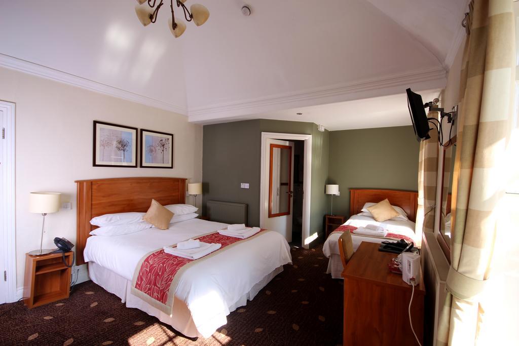 Plas Derwen Hotel Abergavenny Kültér fotó