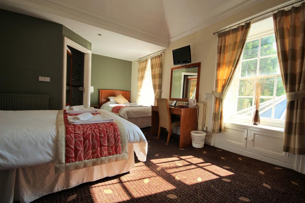 Plas Derwen Hotel Abergavenny Kültér fotó