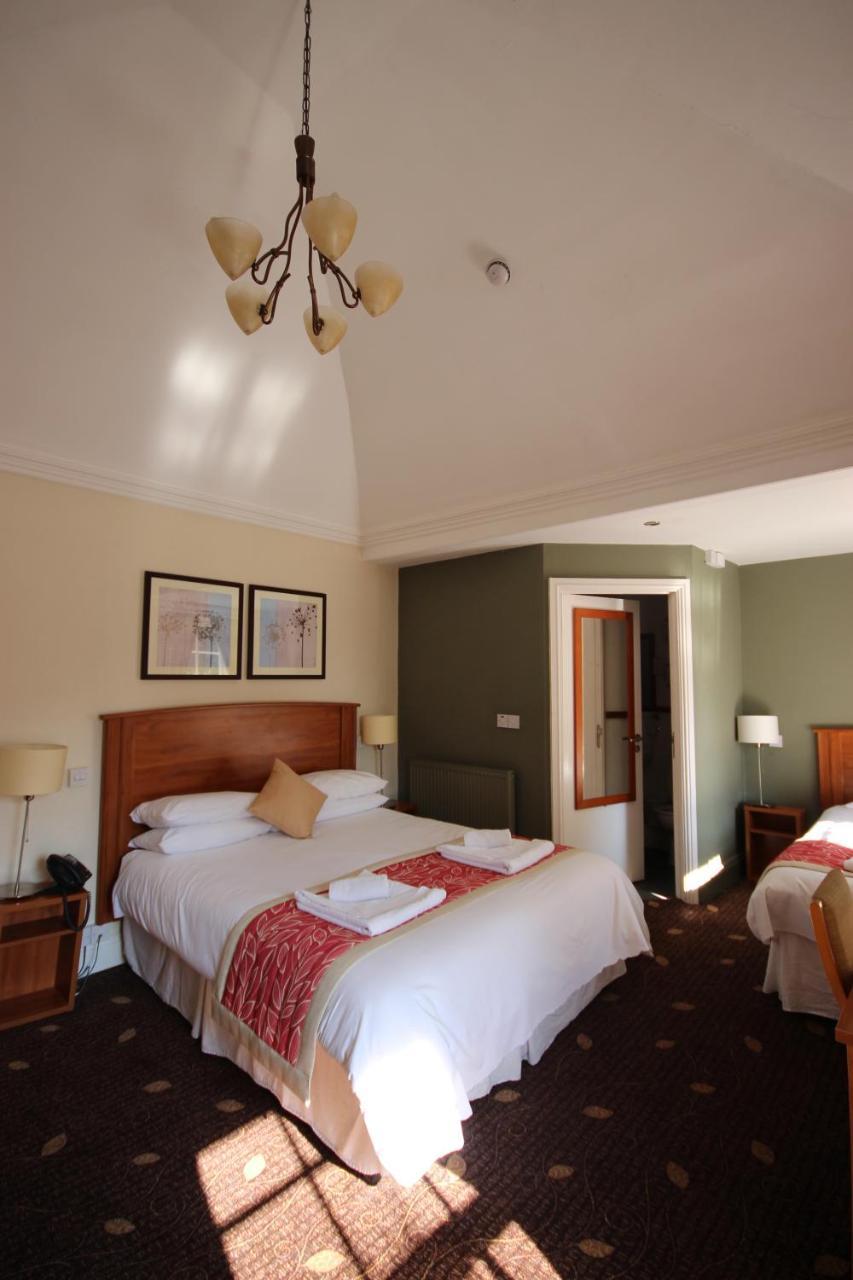 Plas Derwen Hotel Abergavenny Kültér fotó