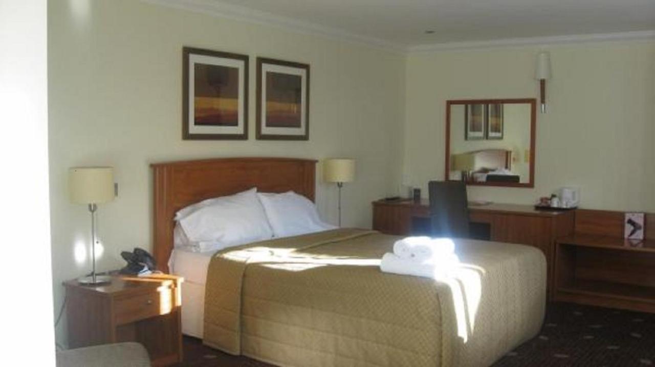 Plas Derwen Hotel Abergavenny Kültér fotó