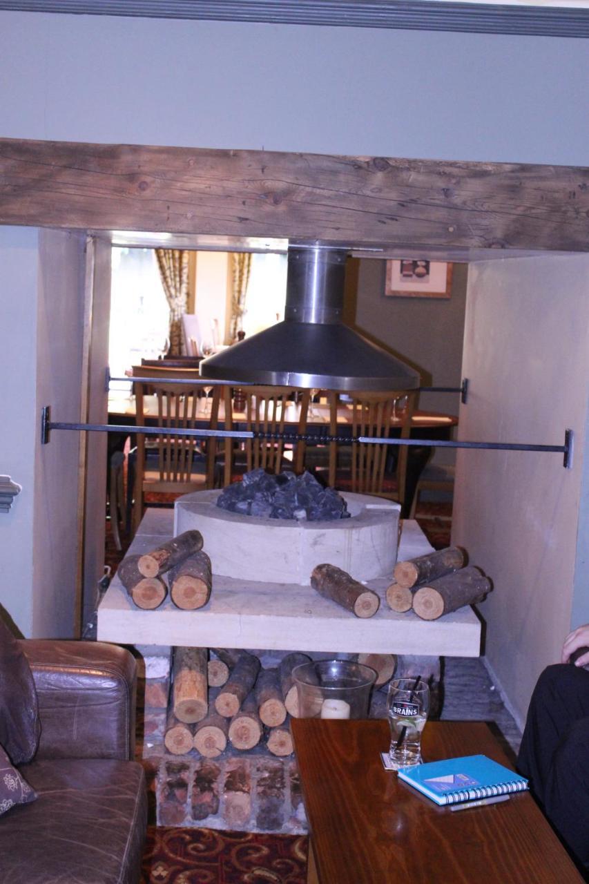 Plas Derwen Hotel Abergavenny Kültér fotó